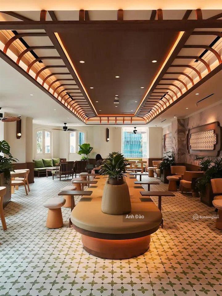 Cho thuê tòa nhà góc 2 mặt tiền lê thánh tôn, phường bến nghé, quận 1 ngay đồng khởi