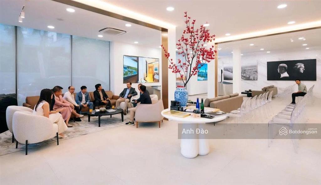 Vị trí đắc địa khu đa kao  góc 2 mặt tiền hai bà trưng & trần cao vân, quận 1