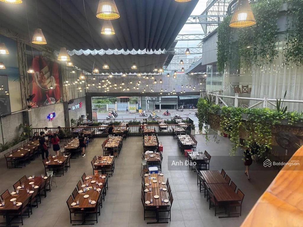 Mặt bằng 1.200m² giá tốt 150tr/tháng mặt tiền nơ trang long gần lê quang định bình thạnh