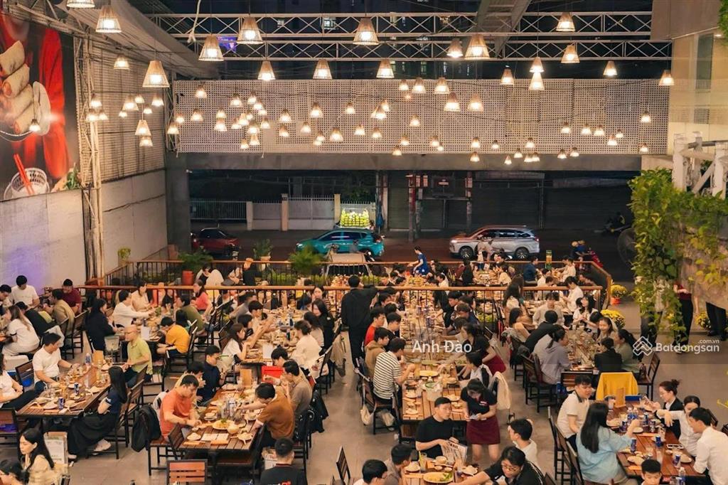 Mặt bằng 1.200m² giá tốt 150tr/tháng mặt tiền nơ trang long gần lê quang định bình thạnh