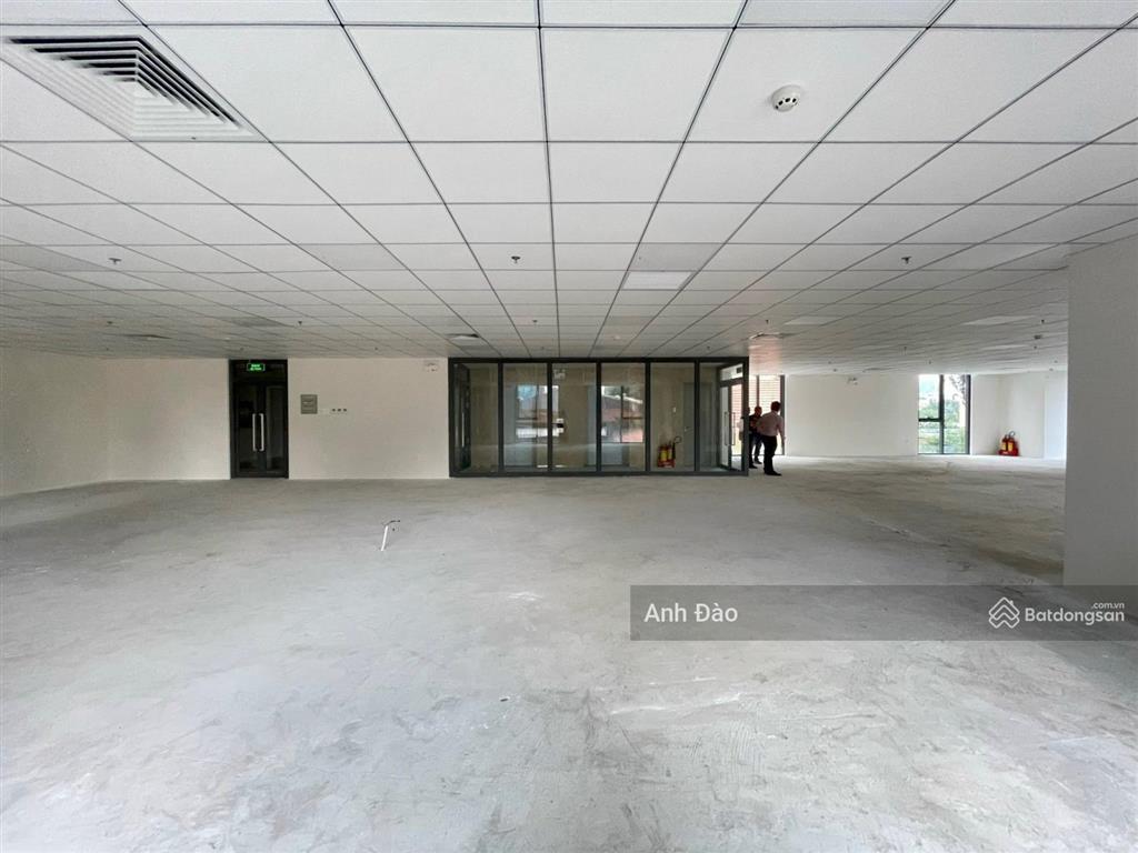 Building mới xây mặt tiền cách mạng tháng 8 quận 3 gần vòng xoay dân chủ