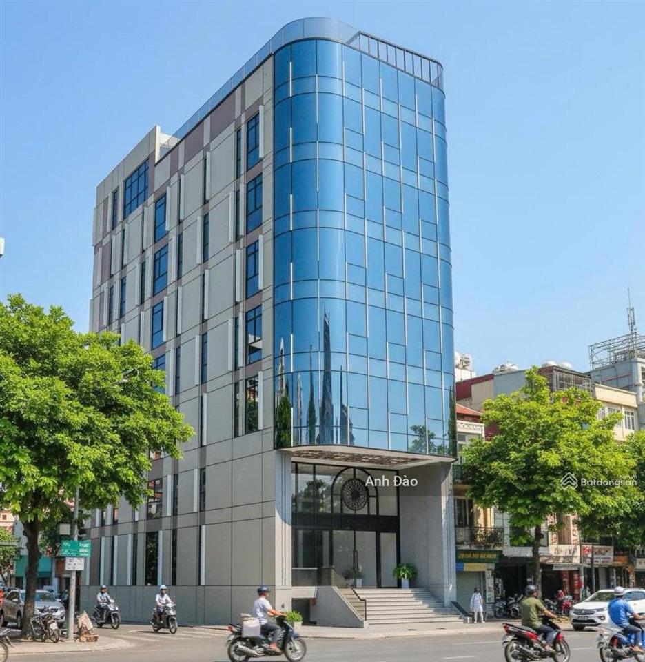 Cho thuê nhà mặt tiền bạch đằng q.bình thạnh ngay ngã tư hàng xanh
