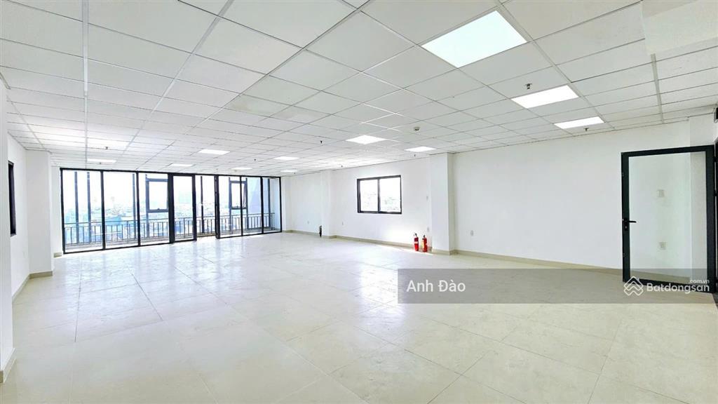 Cho thuê nhà góc 2 mặt tiền tạ hiện  vị trí đắc địa khu thạnh mỹ lợi quận 2