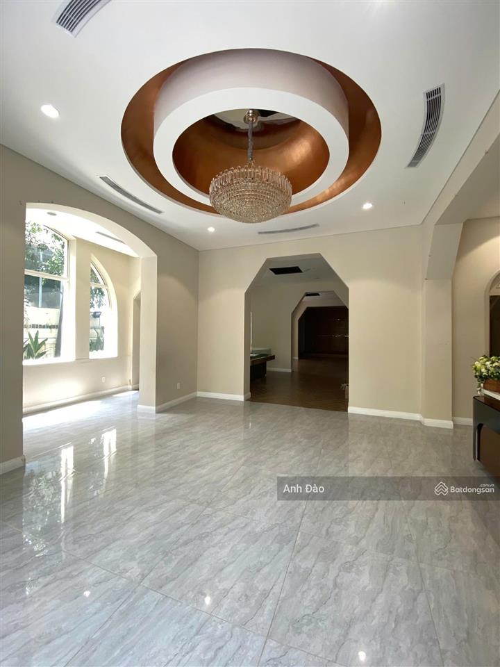 Villa sân vườn mặt tiền hoa mai, p2, phú nhuận ngay phố ẩm thực phan xích long