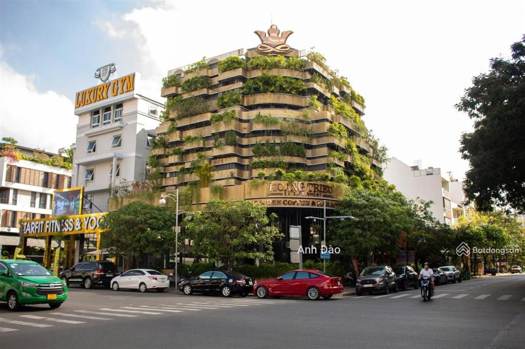 Vị trí đắc địa! tòa nhà góc 3 mặt tiền khu phú mỹ hưng quận 7 gần nguyễn thị thập