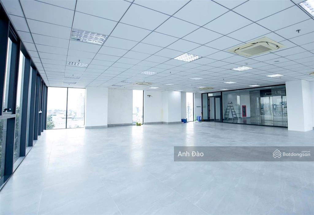 Tòa nhà mặt tiền lý thường kiệt tân bình, ngay cách mạng tháng 8  đoạn kinh doanh sầm uất