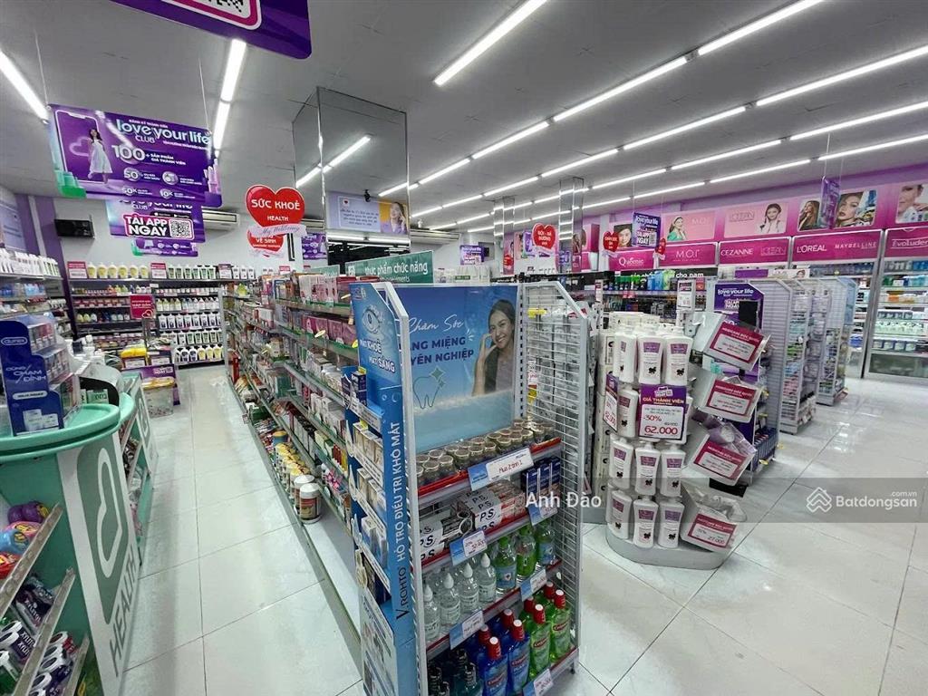 Vị trí thương hiệu  mặt tiền bạch đằng bình thạnh ngay phan đăng lưu