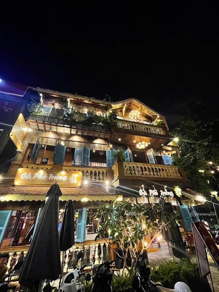 Villa siêu vip  góc 2 mặt tiền sư vạn hạnh quận 10 ngay thành thái