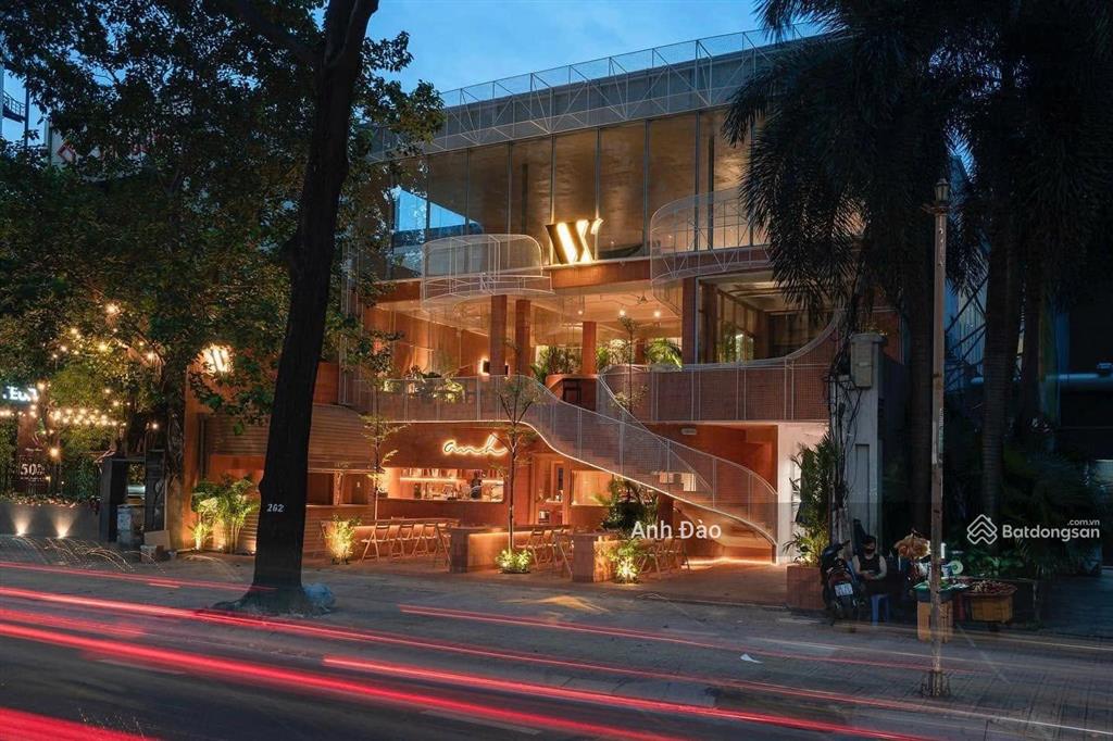 Villa ngang lớn 10m  mặt tiền nguyễn thông quận 3 ngay vòng xoay dân chủ