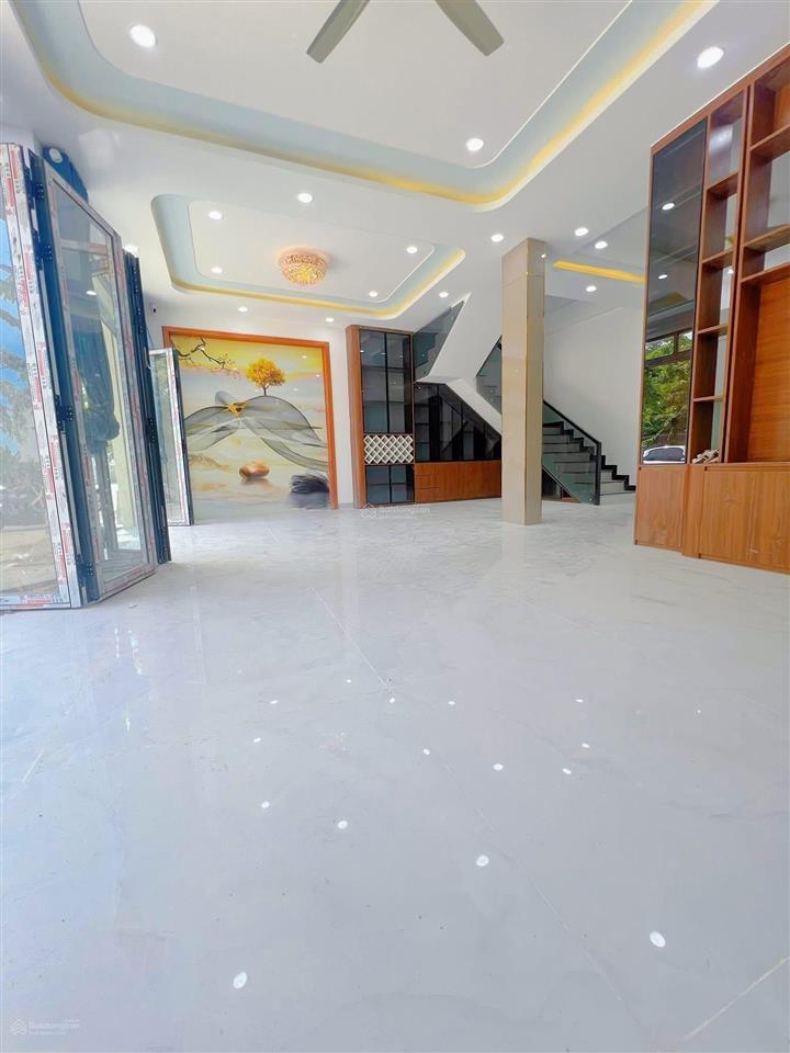 Bán nhà 2 tỷ 800 triệu sổ riêng đường ô tô phường hoá an