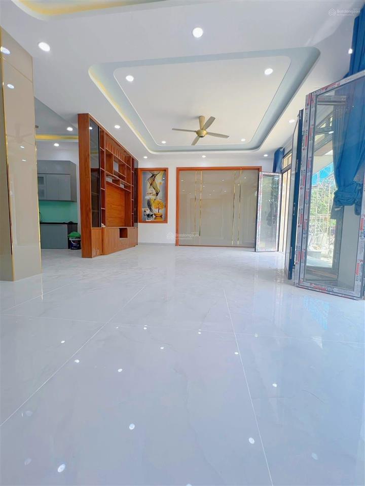 Bán nhà 2 tỷ 800 triệu sổ riêng đường ô tô phường hoá an