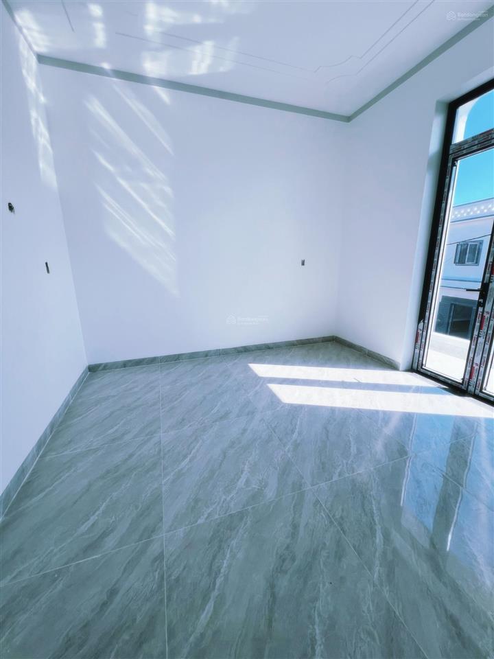 Bán nhà 1lầu 1trệt sổ hồng riêng sân để 2 ô tô bán tải phường hoá an
