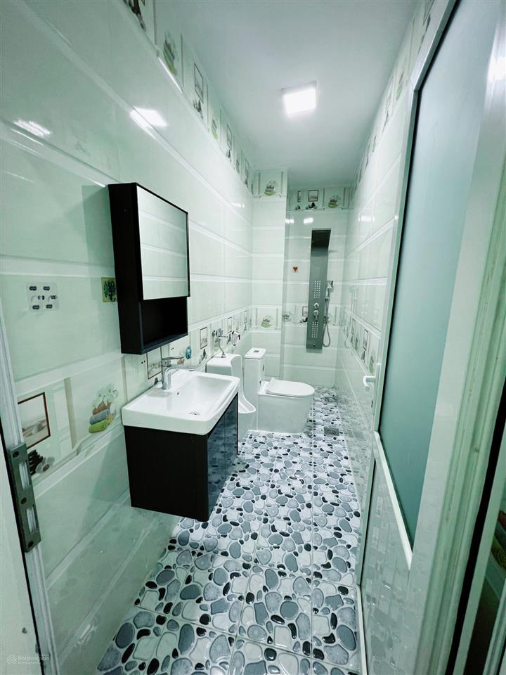 Bán nhà sổ riêng 4 tầng gần cầu vượt linh xuân phường đông hoà  tp.hcm