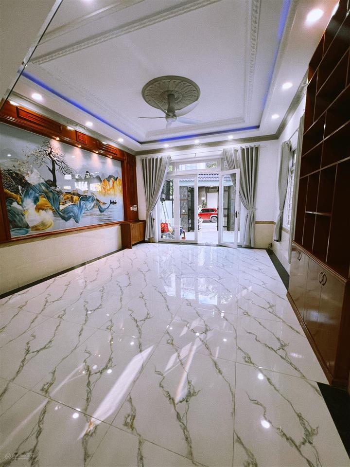 Bán nhà sổ riêng 4 tầng gần cầu vượt linh xuân phường đông hoà  tp.hcm