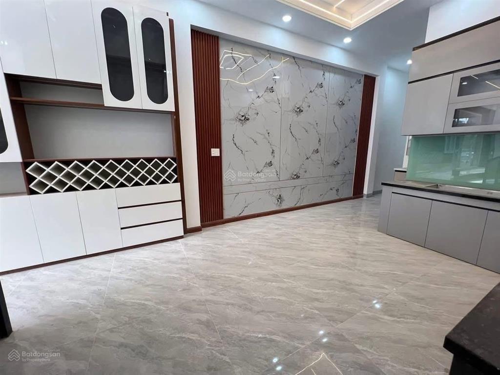 Bán nhà mới đường lớn sổ riêng gần trường học phường biên hoà