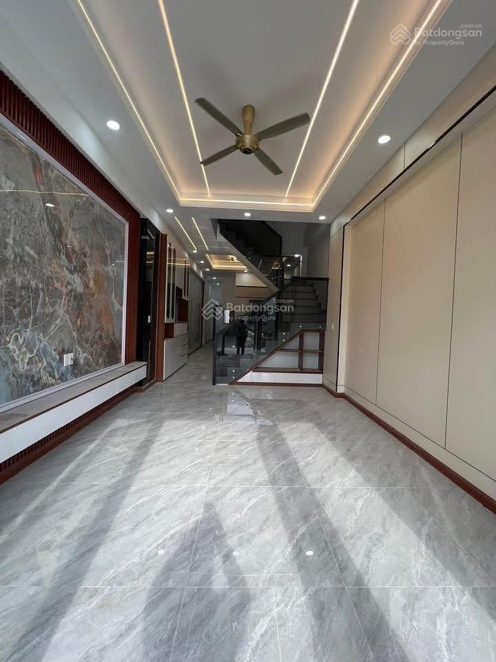 Bán nhà mới đường lớn sổ riêng gần trường học phường biên hoà