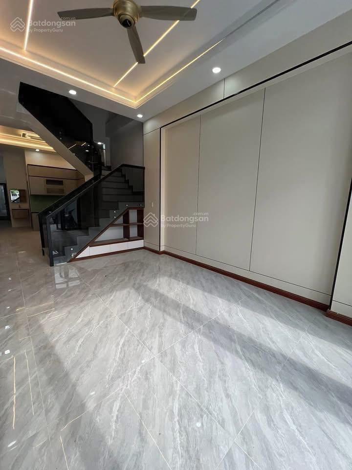 Bán nhà mới đường lớn sổ riêng gần trường học phường biên hoà