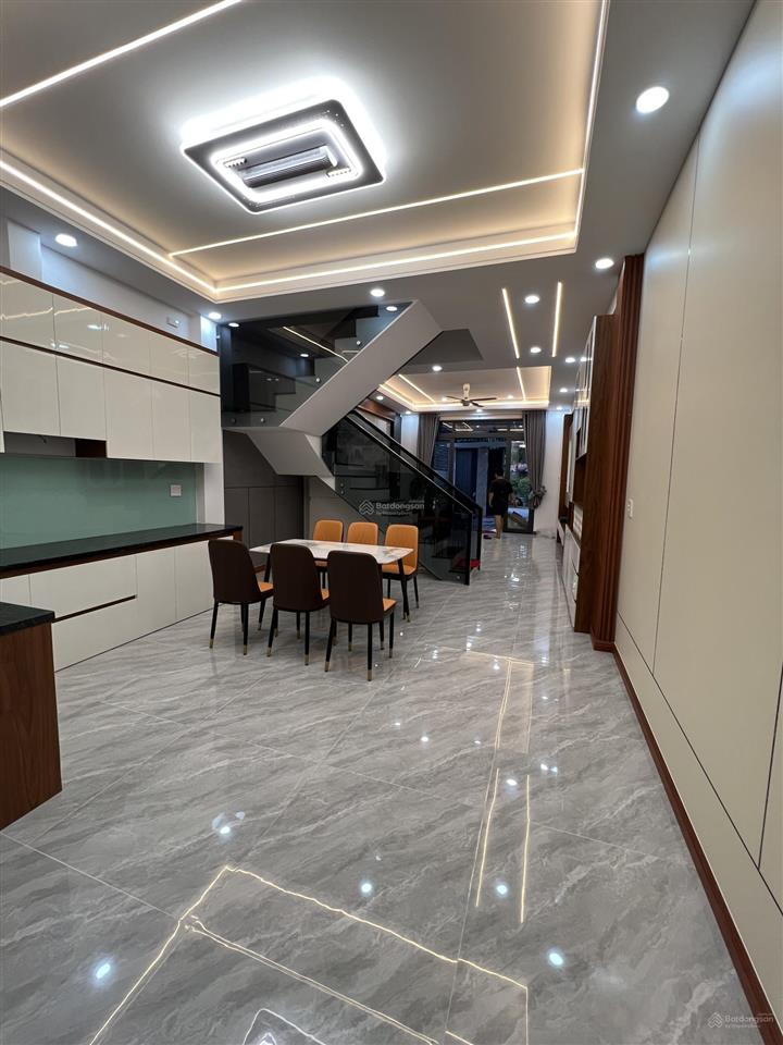 Bán nhà 2 lầu sổ riêng hoàn công đường lớn phường biên hoà (hoá an)