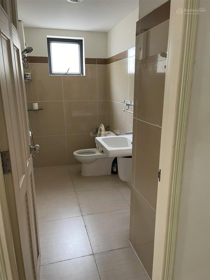 Cho thuê 90m2 2pn2wc căn góc full nt nhà đẹp 10tr ở liền được tại đức khải quận 7 inbox em ngay