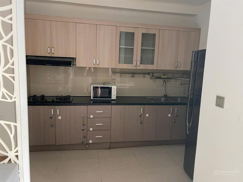Cho thuê 90m2 2pn2wc căn góc full nt nhà đẹp 10tr ở liền được tại đức khải quận 7 inbox em ngay