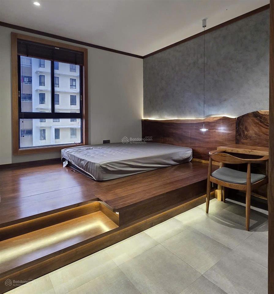 Cho thuê penthouse 368m2 5pn5wc full nt giá 50tr còn tl siêu rộng tại đức khải quận 7