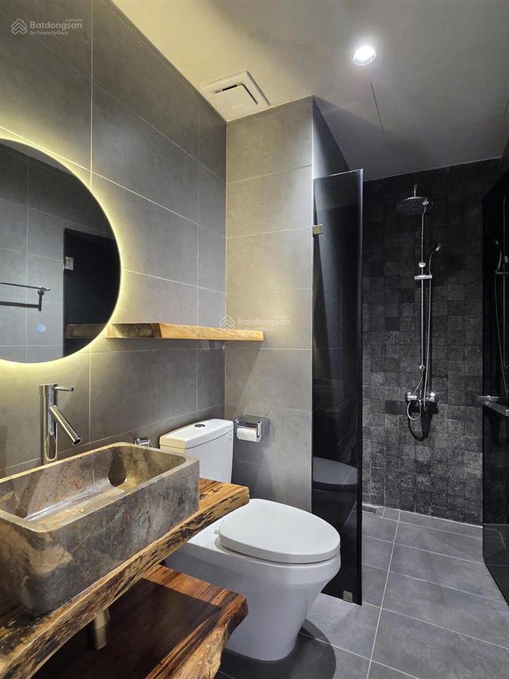Cho thuê penthouse 368m2 5pn5wc full nt giá 50tr còn tl siêu rộng tại đức khải quận 7