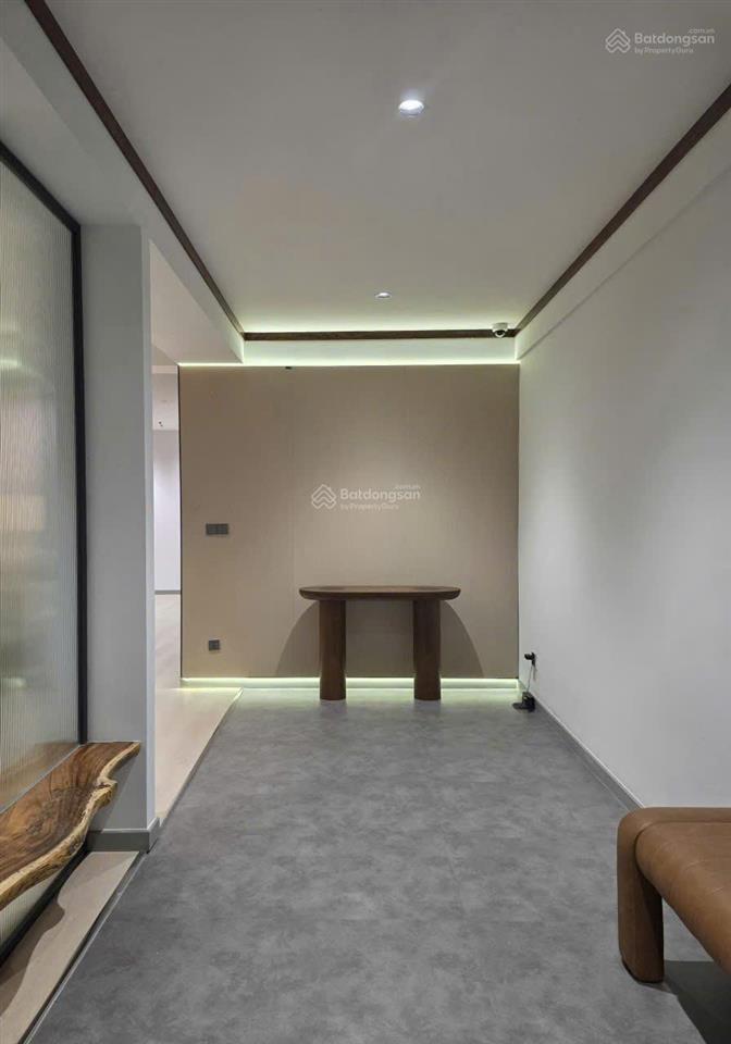 Cho thuê penthouse 368m2 5pn5wc full nt giá 50tr còn tl siêu rộng tại đức khải quận 7