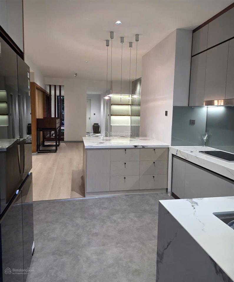 Cho thuê penthouse 368m2 5pn5wc full nt giá 50tr còn tl siêu rộng tại đức khải quận 7