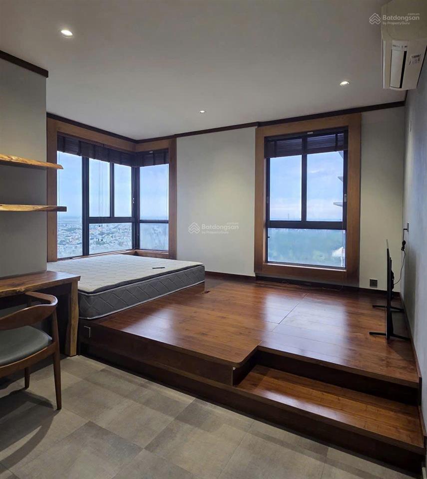 Cho thuê penthouse 368m2 5pn5wc full nt giá 50tr còn tl siêu rộng tại đức khải quận 7