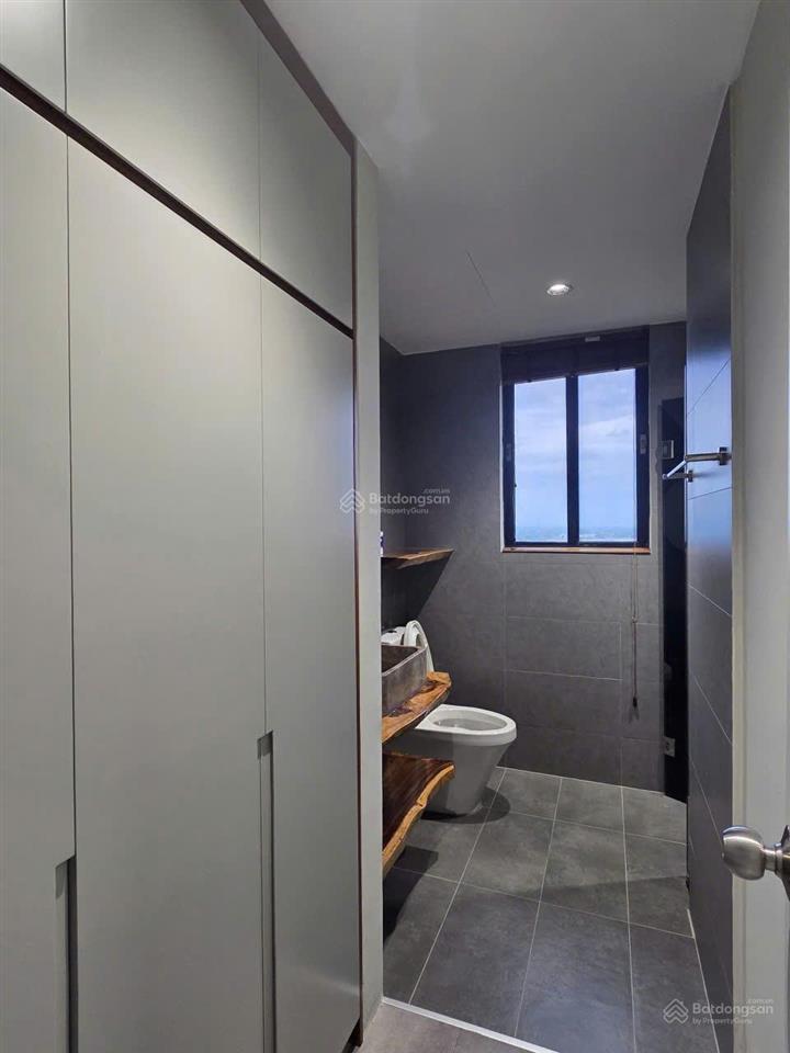 Cho thuê penthouse 368m2 5pn5wc full nt giá 50tr còn tl siêu rộng tại đức khải quận 7