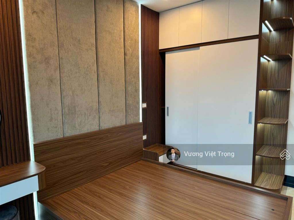 Dt 55m x 6t thang máy mới tinh phố phạm văn đồng.bắc từ liêm.gần ô tô.giá 12,5 tỷ