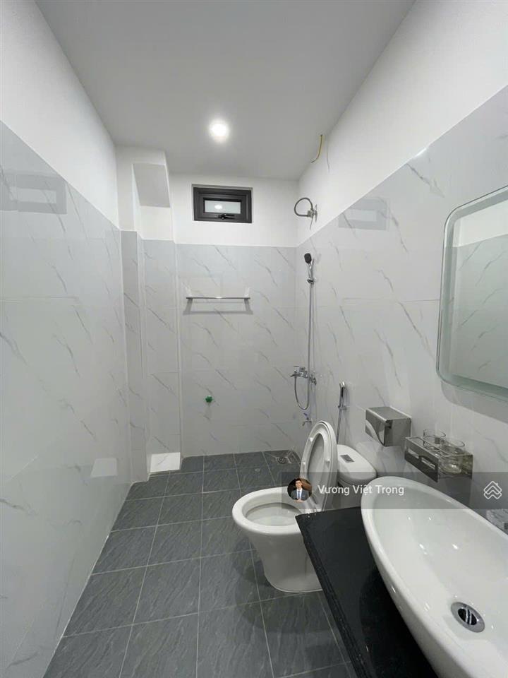 Cực hiếm! lô góc phố nguyễn thái học.văn miếu.đống đa.40mx6t thang máy mới.gần ô tô.giá 14,7 tỷ