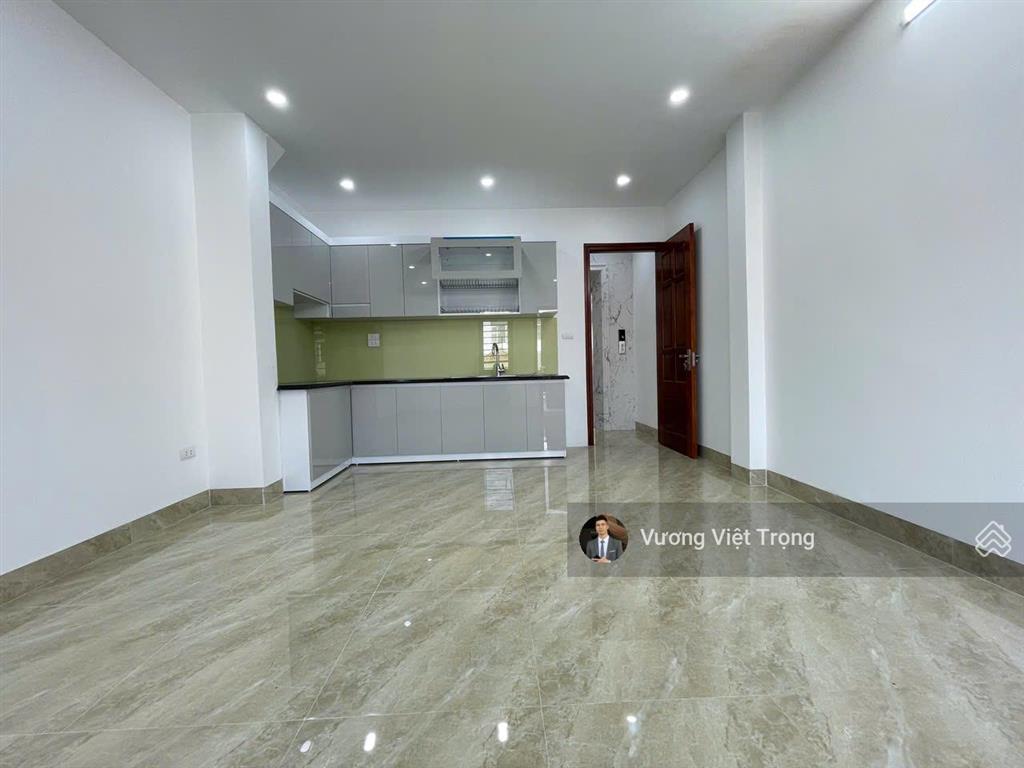 Cực hiếm! lô góc phố nguyễn thái học.văn miếu.đống đa.40mx6t thang máy mới.gần ô tô.giá 14,7 tỷ
