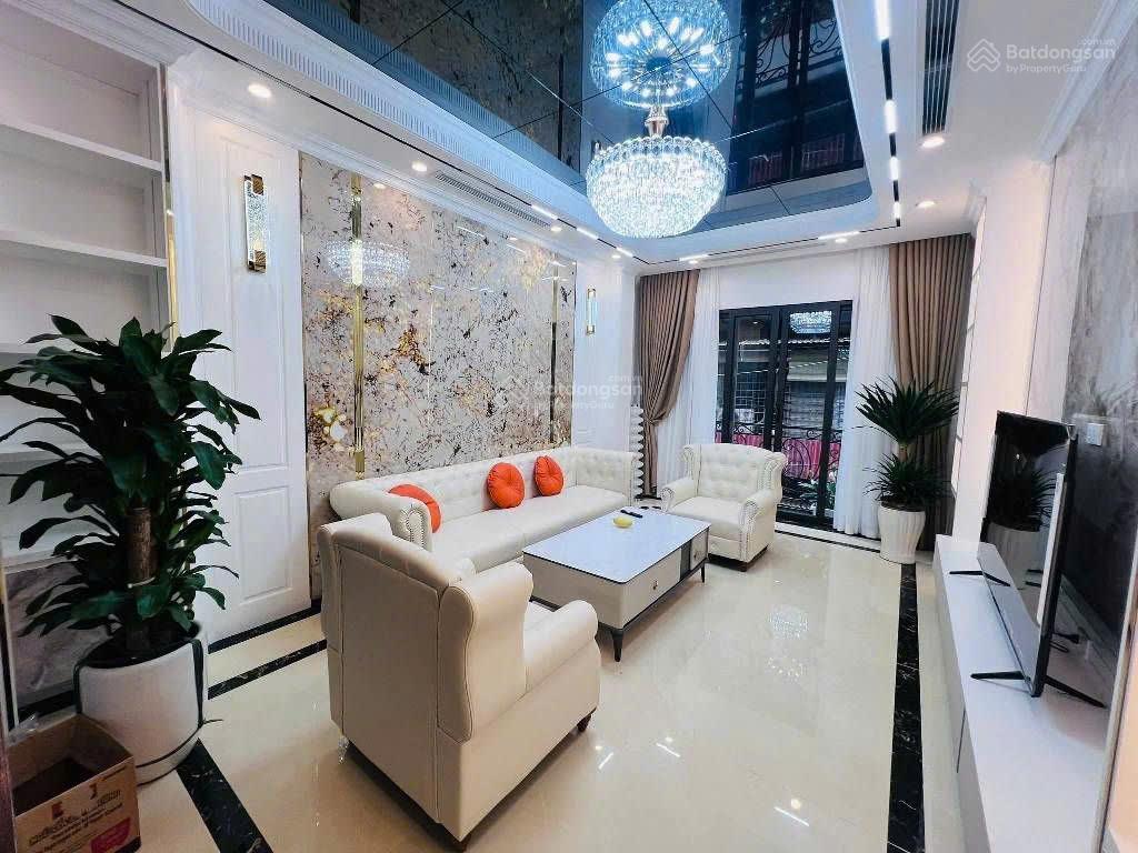 Cực hiếm! phố hoàng quốc việt. bắc từ liêm. dt 55m2 x 6t thang máy. ô tô vào nhà. giá 25,8 tỷ