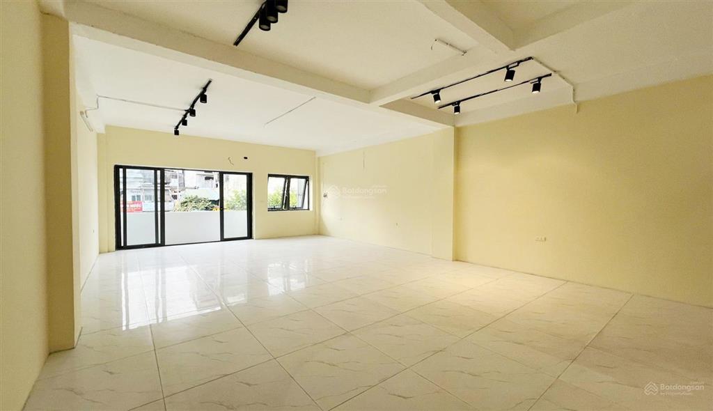 Nhà liền kề phố trương định dt 60m2 thông sàn ô tô tránh kd  văn phòng  trung tâm giá 30tr.tháng