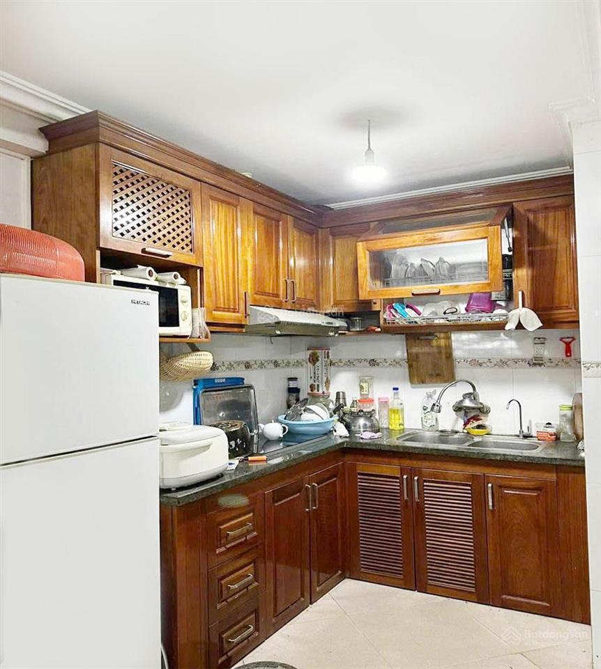 Nhà đẹp 5 tầng phố đại la  bạch mai  nhà gần phố 2pn rộng giá 10tr/tháng chỉ xách vali ở ngay!