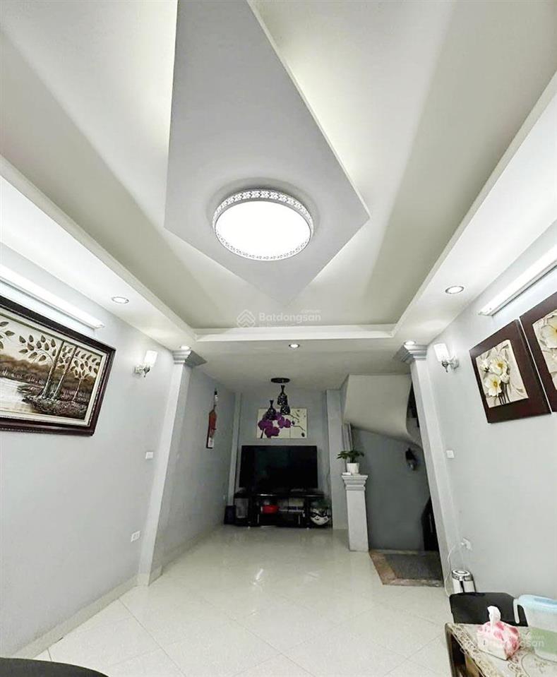 Nhà đẹp 5 tầng phố đại la  bạch mai  nhà gần phố 2pn rộng giá 10tr/tháng chỉ xách vali ở ngay!