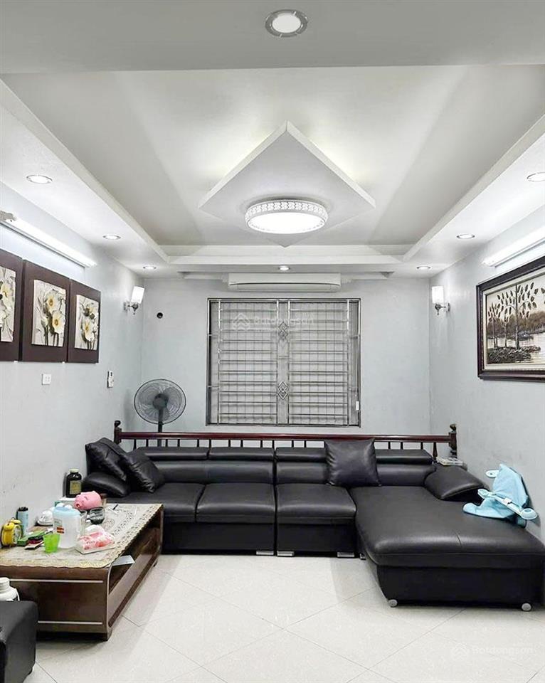 Nhà đẹp 5 tầng phố đại la  bạch mai  nhà gần phố 2pn rộng giá 10tr/tháng chỉ xách vali ở ngay!