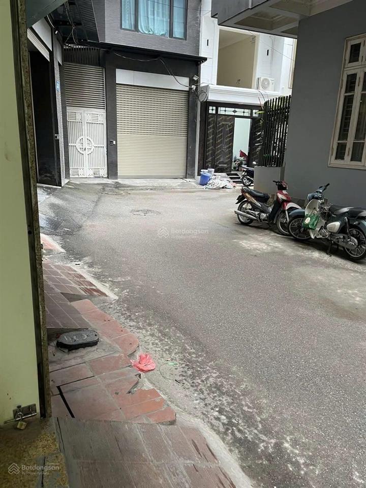 Phố hoàng mai  nhà sạch đẹp  dt80m2 ôtô đỗ cách nhà 25m  vừa ở vừa kdol giá 7,5tr/tháng