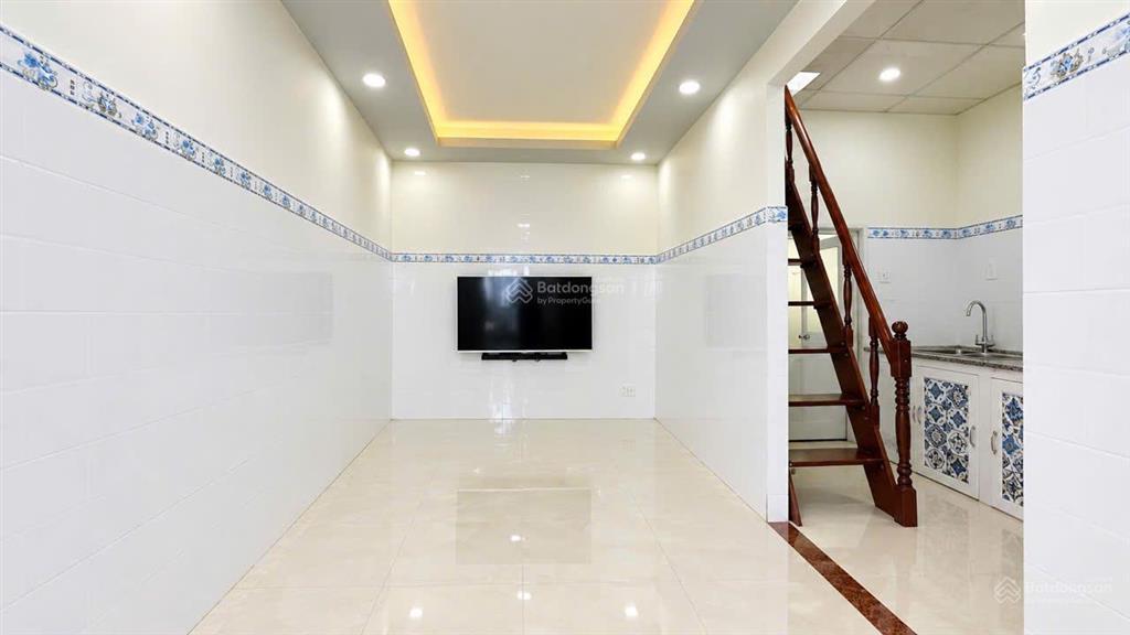 Căn nhà đi bộ ra biển hiếm còn sót lại tại biển nha trang