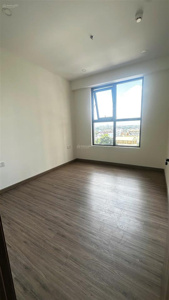 Bán gấp 2pn 73,5m2 giá 2.5 tỷ dự án a&t sky garden,  0902 200 *** ms tâm
