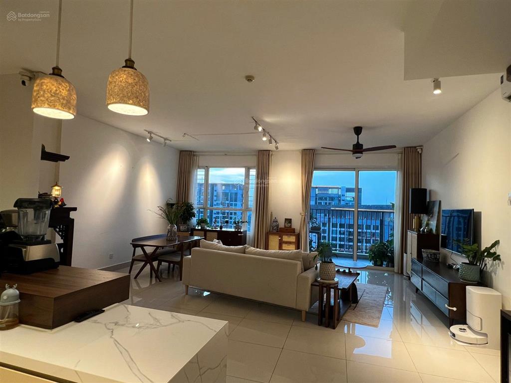 Cần bán căn 3pn rộng tới 130m2, tầng cao view đẹp và thoáng, giá rẻ nhất vista verde chỉ 11,8 tỷ