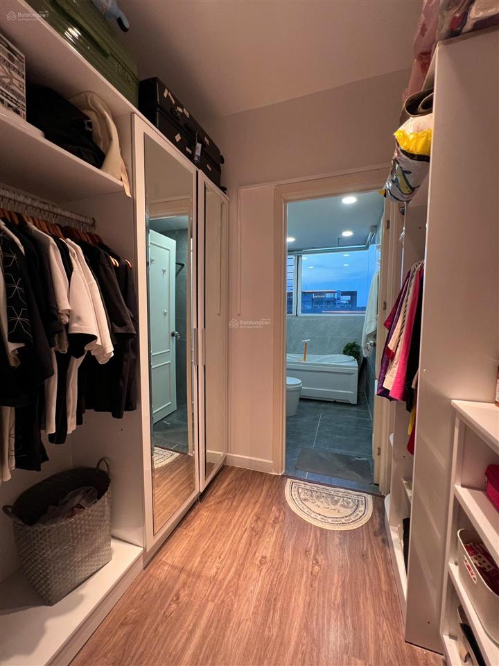 Cần bán căn 3pn rộng tới 130m2, tầng cao view đẹp và thoáng, giá rẻ nhất vista verde chỉ 11,8 tỷ