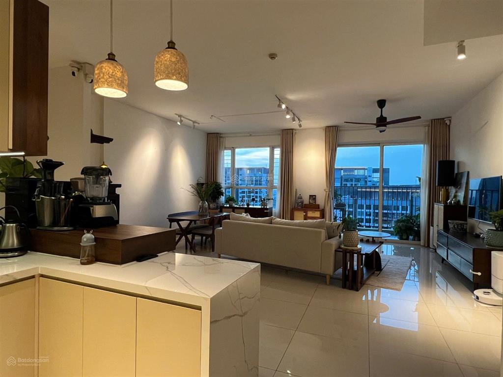 Cần bán căn 3pn rộng tới 130m2, tầng cao view đẹp và thoáng, giá rẻ nhất vista verde chỉ 11,8 tỷ