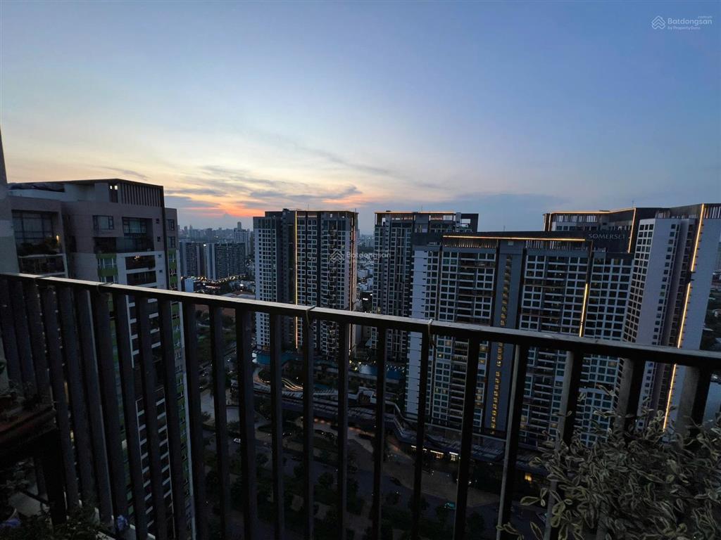 Cần bán căn 3pn rộng tới 130m2, tầng cao view đẹp và thoáng, giá rẻ nhất vista verde chỉ 11,8 tỷ