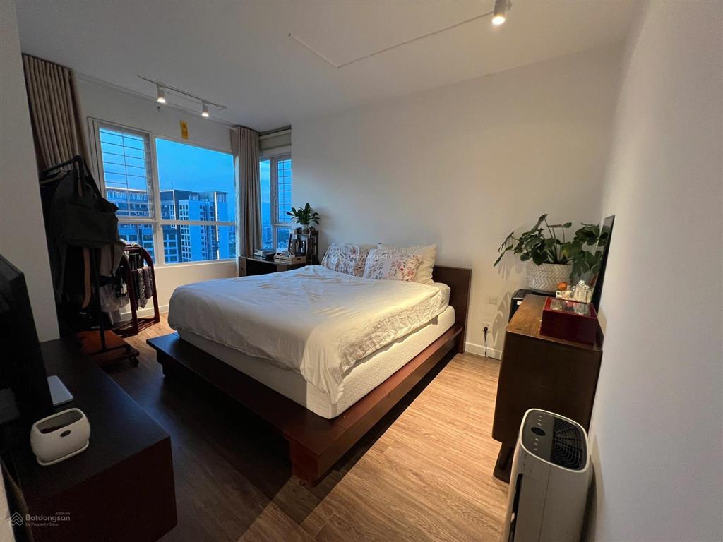 Cần bán căn 3pn rộng tới 130m2, tầng cao view đẹp và thoáng, giá rẻ nhất vista verde chỉ 11,8 tỷ