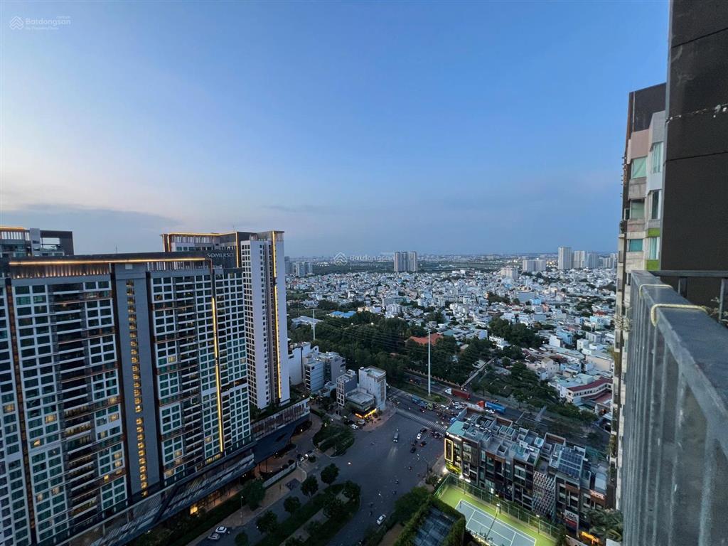 Cần bán căn 3pn rộng tới 130m2, tầng cao view đẹp và thoáng, giá rẻ nhất vista verde chỉ 11,8 tỷ