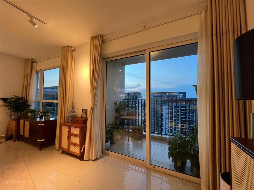 Cần bán căn 3pn rộng tới 130m2, tầng cao view đẹp và thoáng, giá rẻ nhất vista verde chỉ 11,8 tỷ