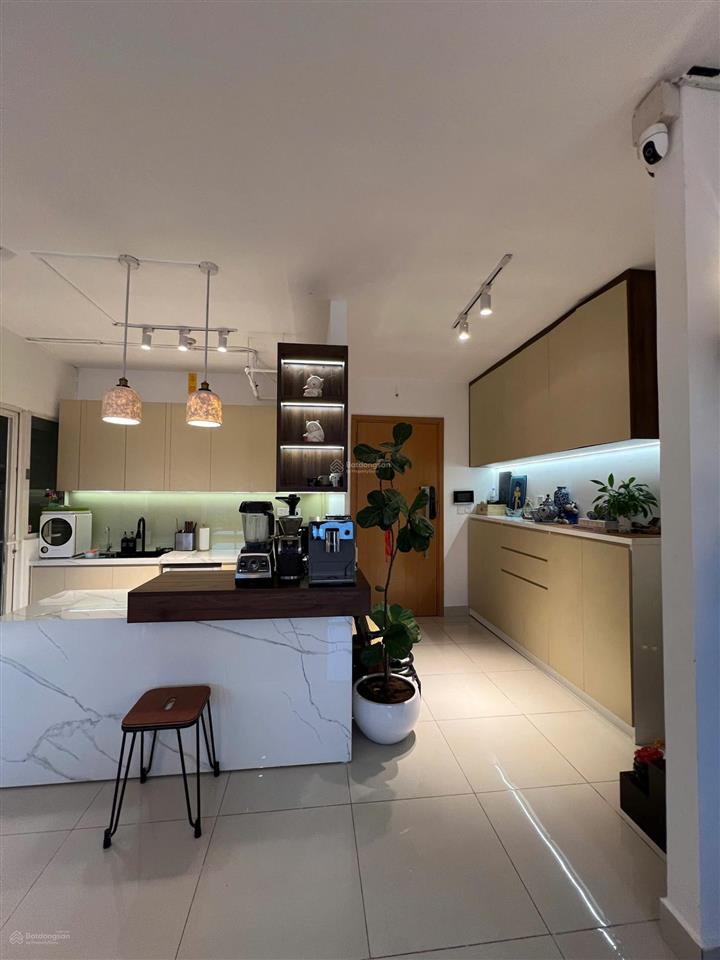 Cần bán căn 3pn rộng tới 130m2, tầng cao view đẹp và thoáng, giá rẻ nhất vista verde chỉ 11,8 tỷ