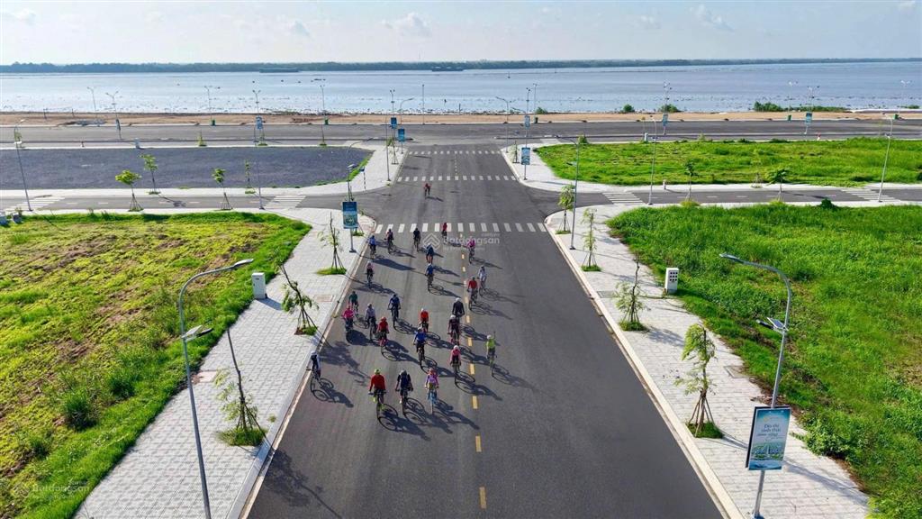 Một lô đất 90 m2 ngang 6 dài 15 cách phú mỹ hưng chỉ 20 phút đi xe sổ riêng full thổ cư cho trả góp